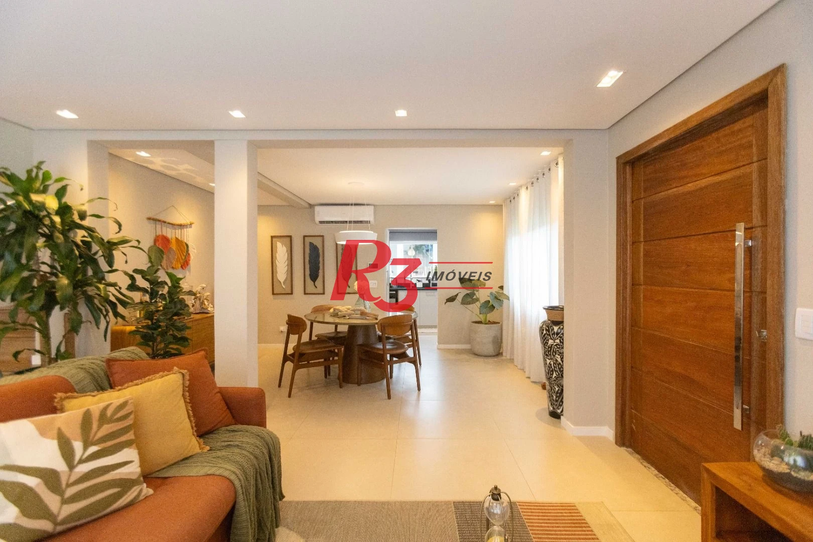Sobrado com 3 dormitórios à venda, 290 m² por R$ 3.990.000,00 - Ponta da Praia - Santos/SP