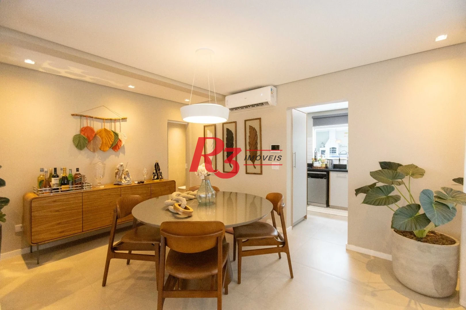 Sobrado com 3 dormitórios à venda, 290 m² por R$ 3.990.000,00 - Ponta da Praia - Santos/SP