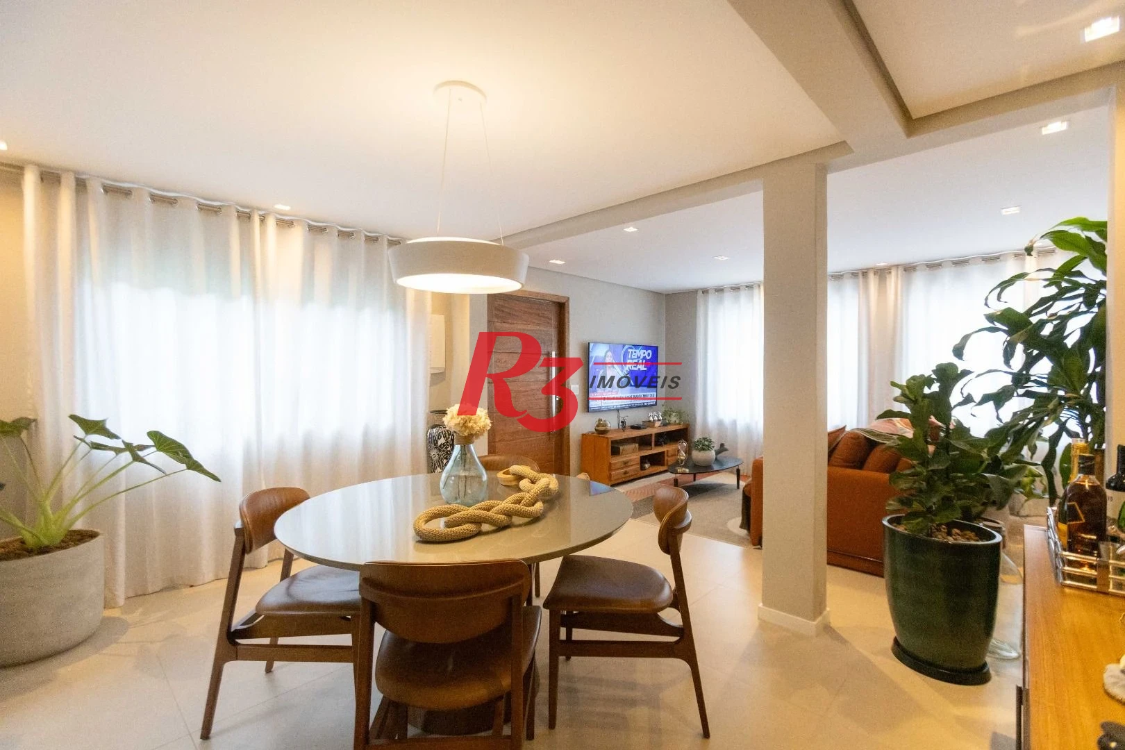 Sobrado com 3 dormitórios à venda, 290 m² por R$ 3.990.000,00 - Ponta da Praia - Santos/SP