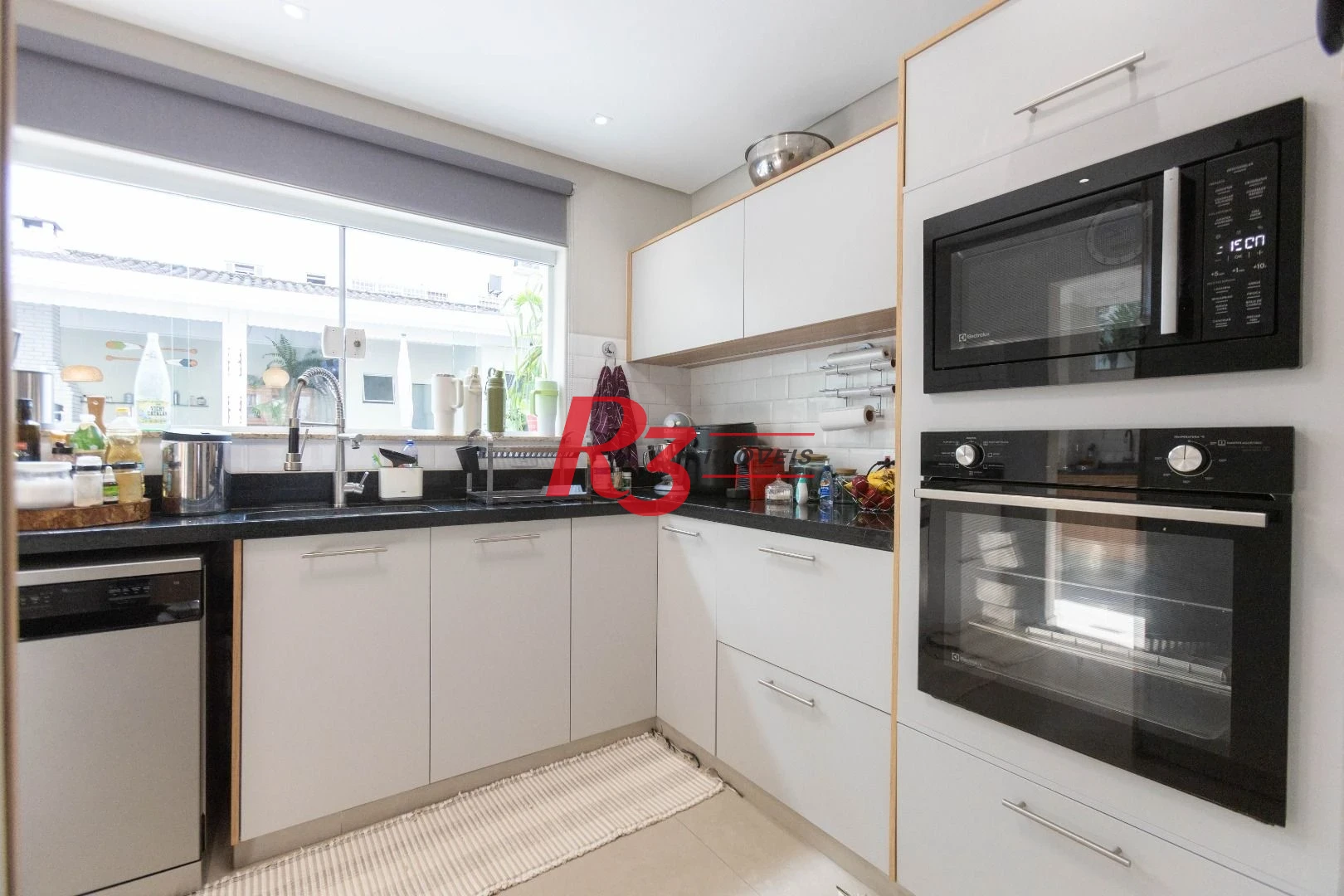 Sobrado com 3 dormitórios à venda, 290 m² por R$ 3.990.000,00 - Ponta da Praia - Santos/SP