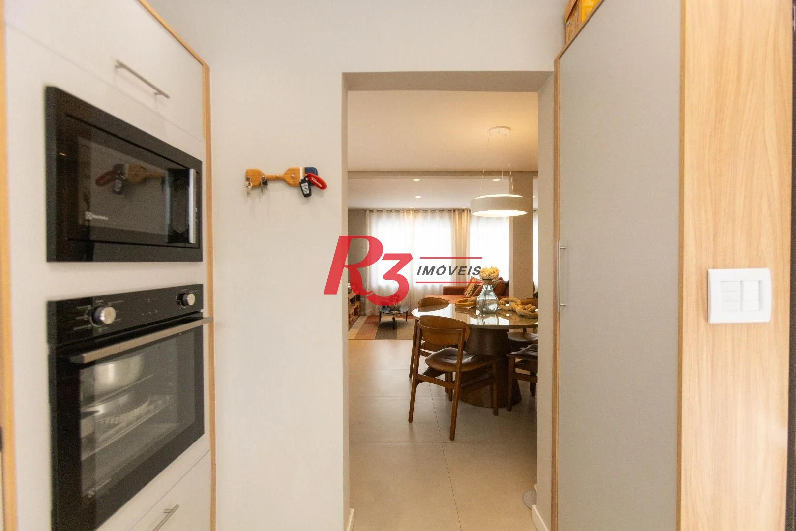 Sobrado com 3 dormitórios à venda, 290 m² por R$ 3.990.000,00 - Ponta da Praia - Santos/SP