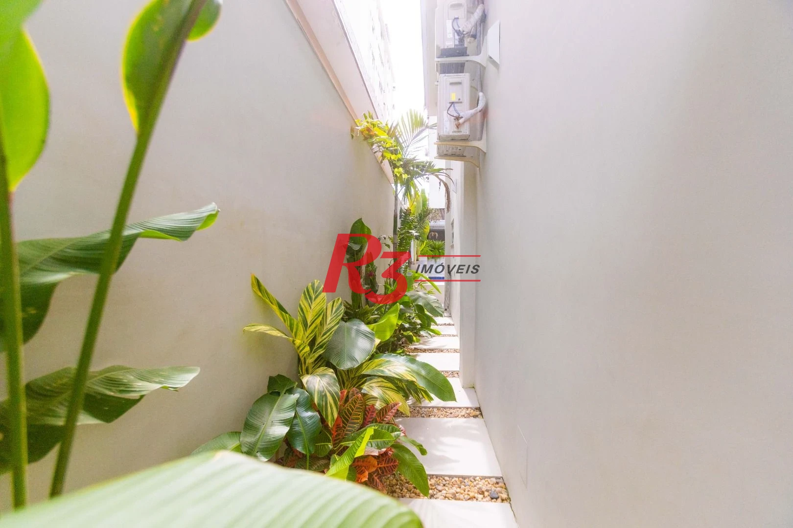 Sobrado com 3 dormitórios à venda, 290 m² por R$ 3.990.000,00 - Ponta da Praia - Santos/SP