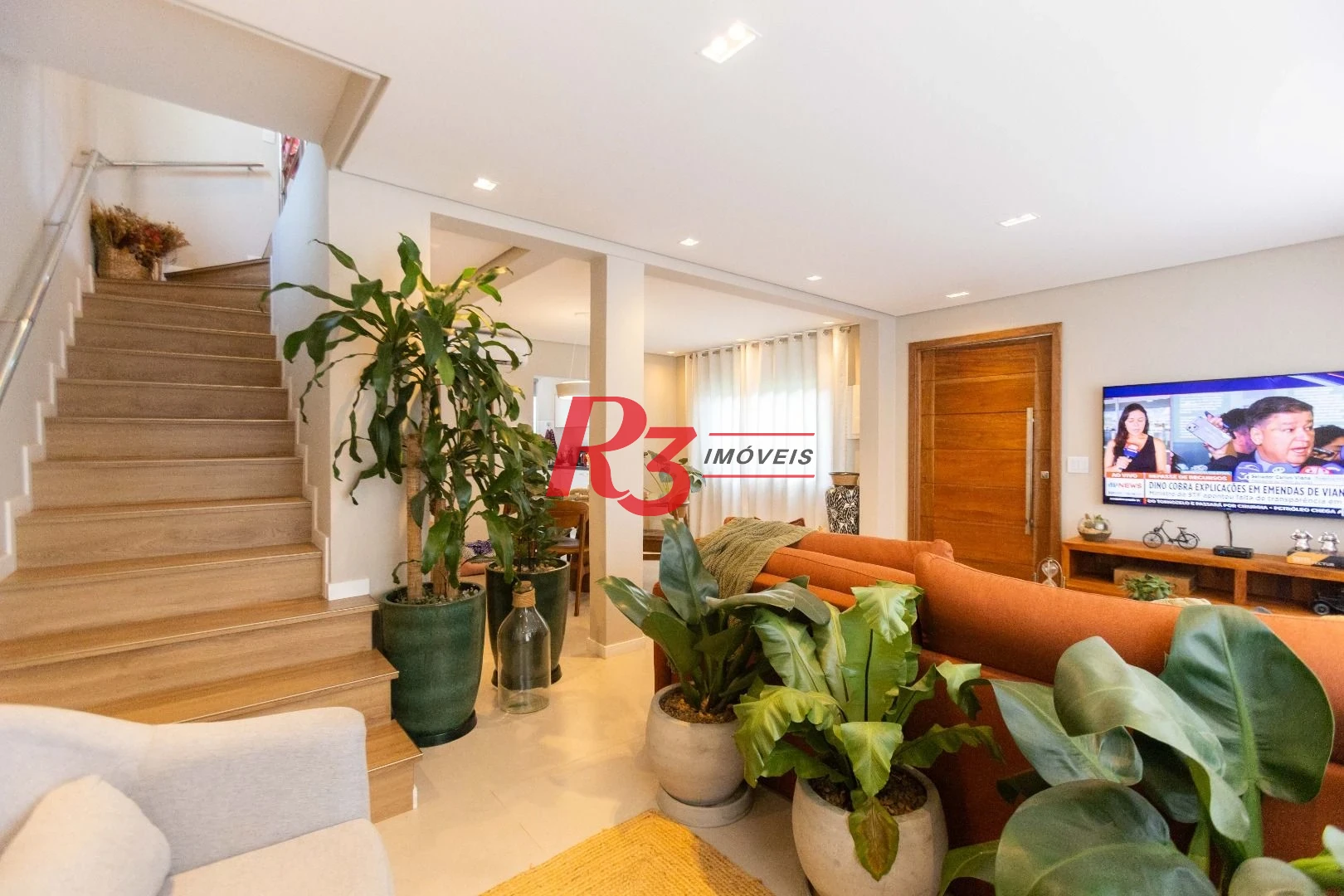 Sobrado com 3 dormitórios à venda, 290 m² por R$ 3.990.000,00 - Ponta da Praia - Santos/SP