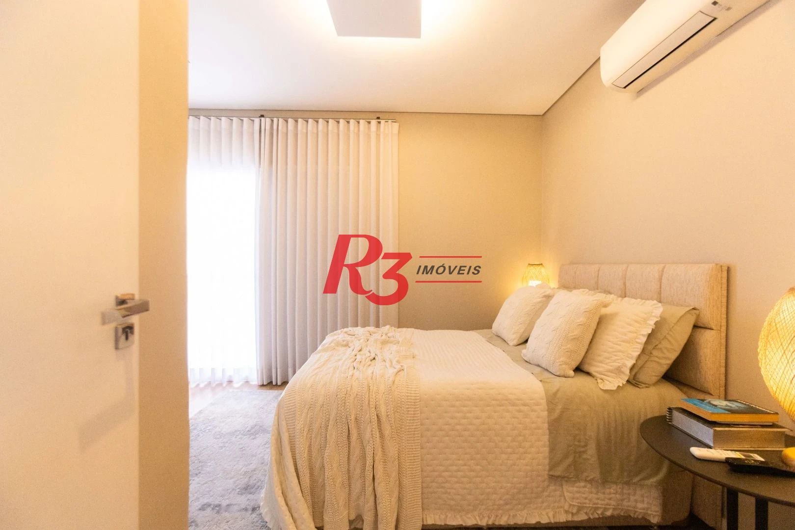Sobrado com 3 dormitórios à venda, 290 m² por R$ 3.990.000,00 - Ponta da Praia - Santos/SP