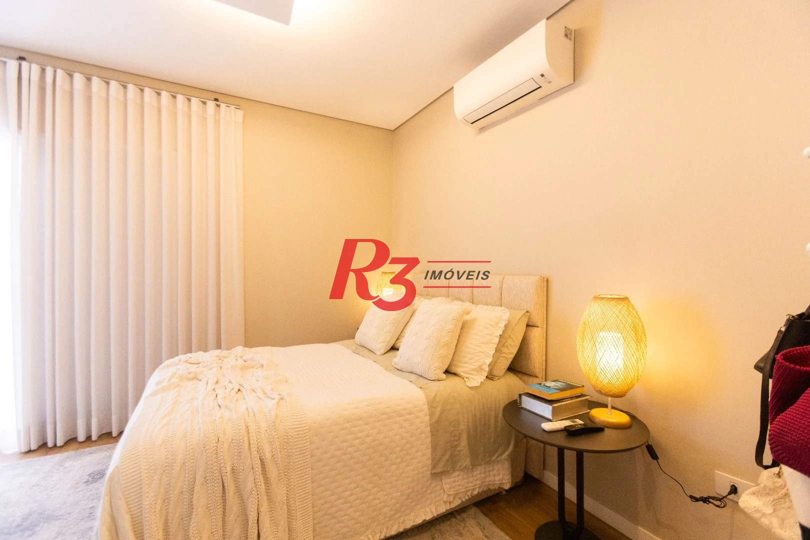 Sobrado com 3 dormitórios à venda, 290 m² por R$ 3.990.000,00 - Ponta da Praia - Santos/SP