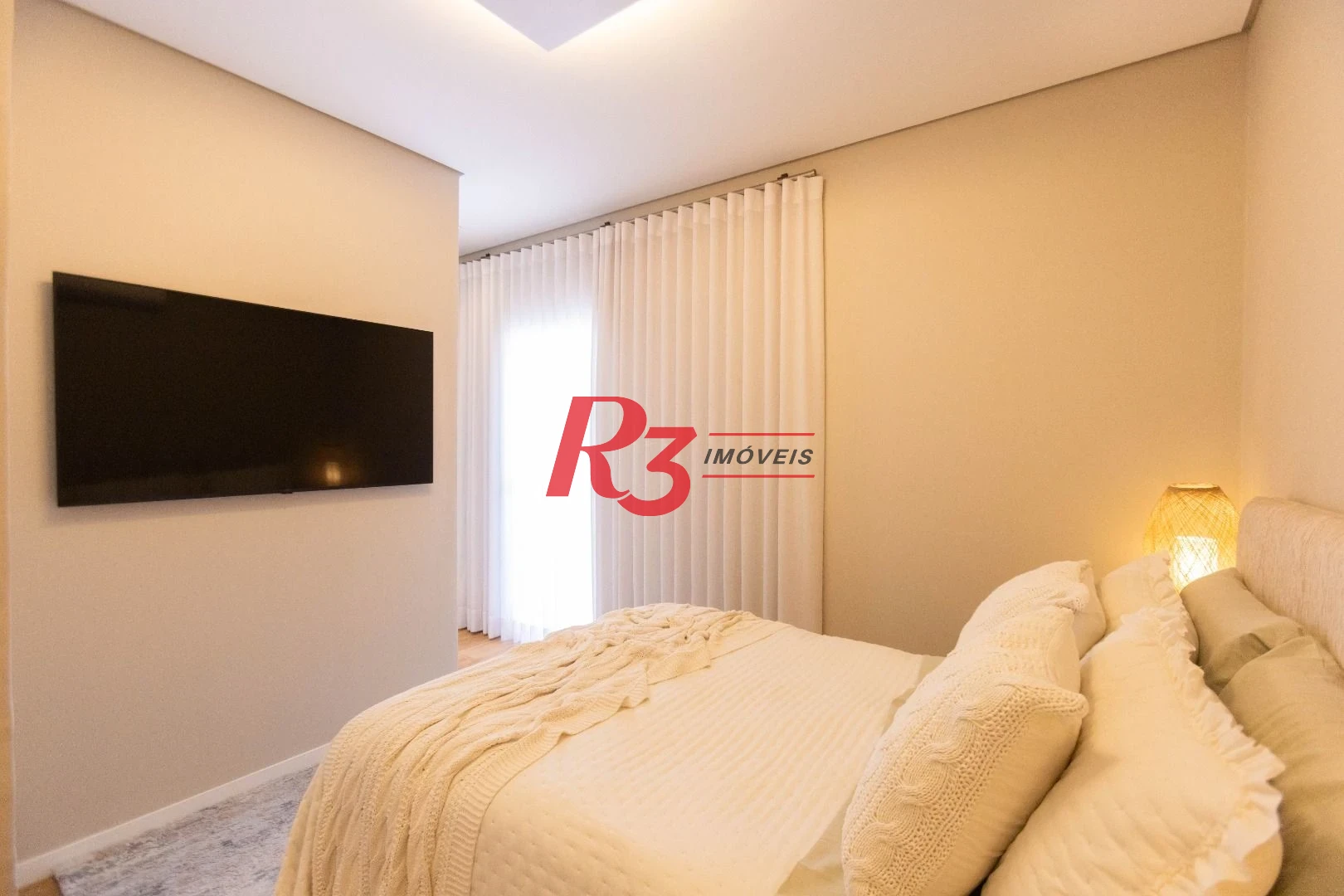 Sobrado com 3 dormitórios à venda, 290 m² por R$ 3.990.000,00 - Ponta da Praia - Santos/SP