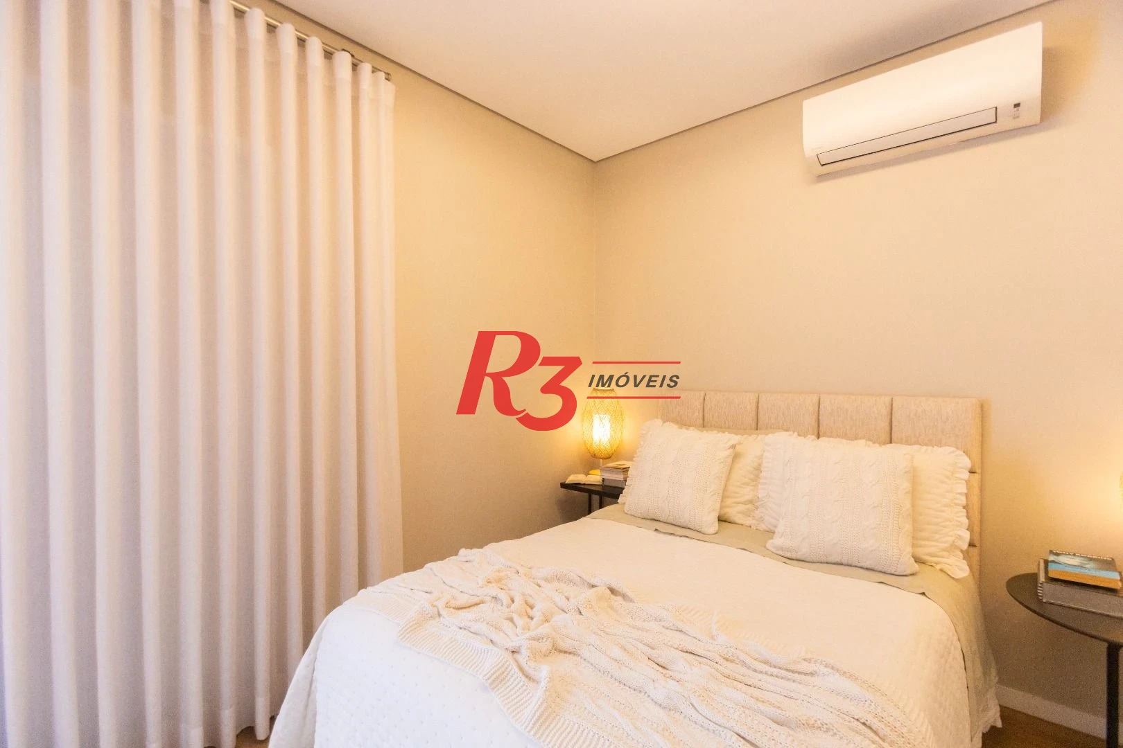 Sobrado com 3 dormitórios à venda, 290 m² por R$ 3.990.000,00 - Ponta da Praia - Santos/SP