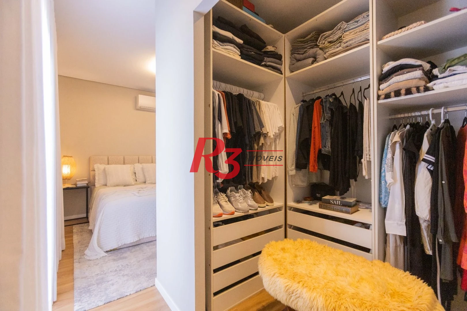 Sobrado com 3 dormitórios à venda, 290 m² por R$ 3.990.000,00 - Ponta da Praia - Santos/SP