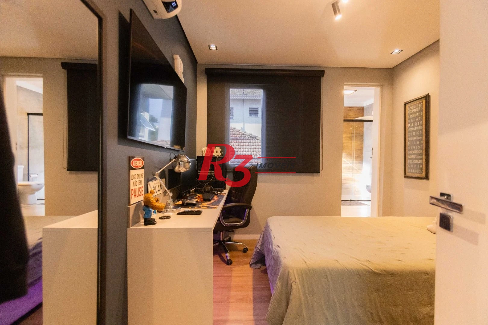 Sobrado com 3 dormitórios à venda, 290 m² por R$ 3.990.000,00 - Ponta da Praia - Santos/SP