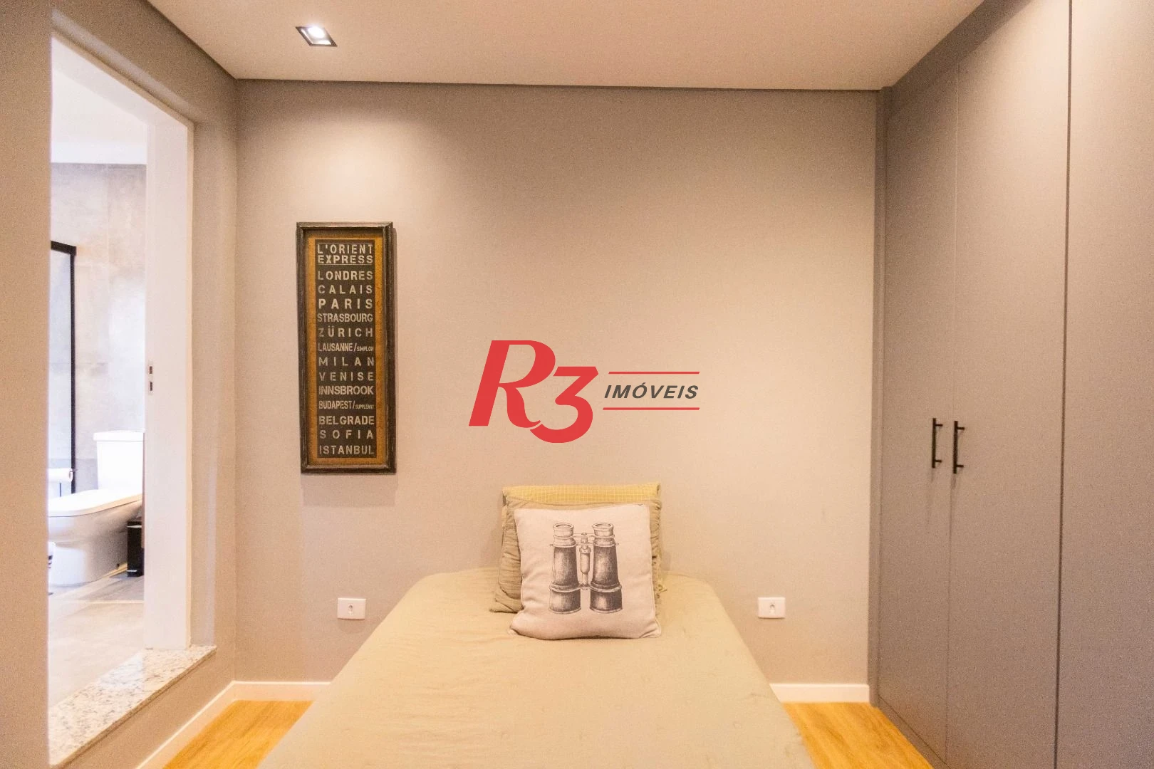 Sobrado com 3 dormitórios à venda, 290 m² por R$ 3.990.000,00 - Ponta da Praia - Santos/SP