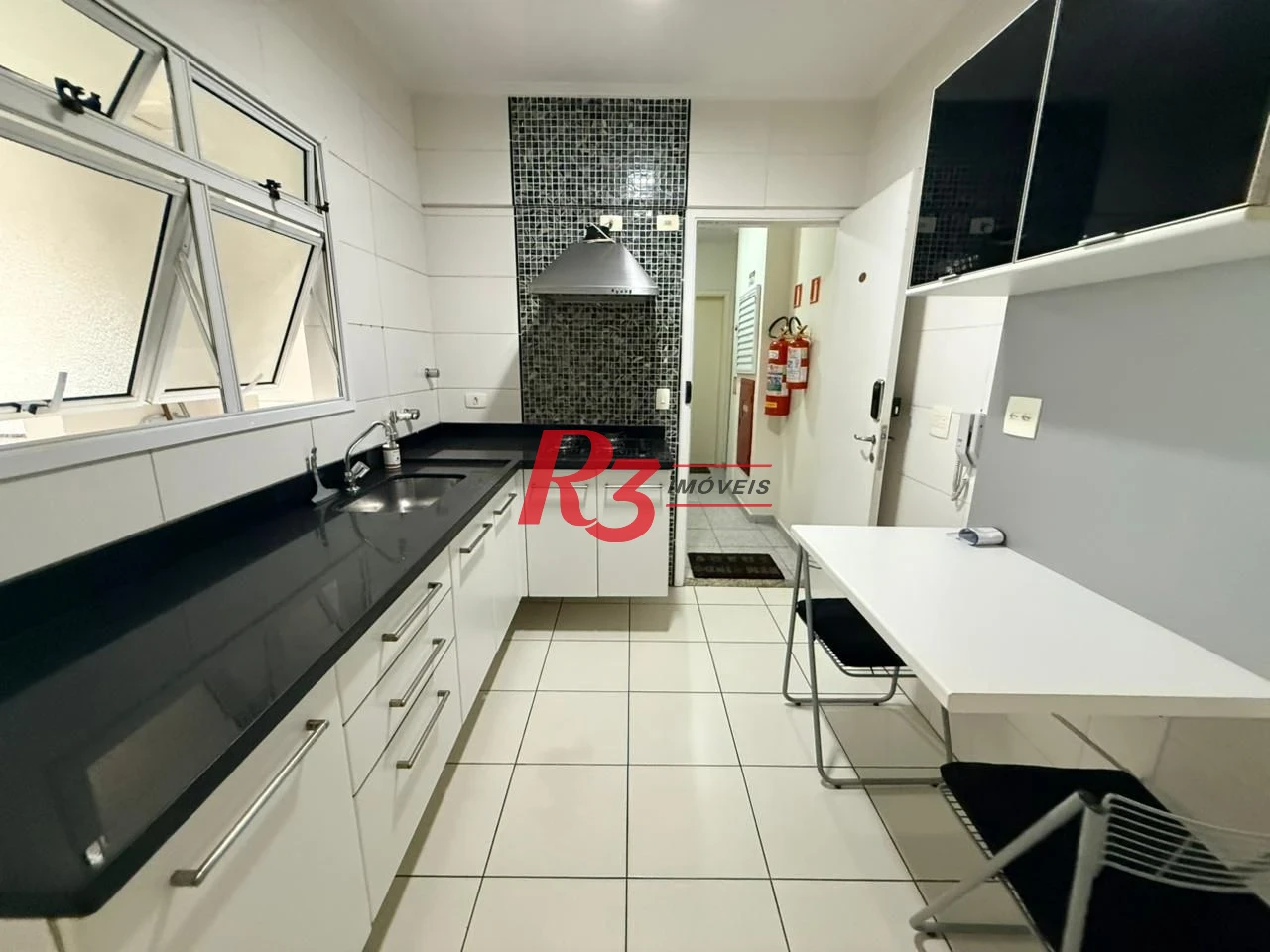 Apartamento com 3 dormitórios para alugar, 124 m² por R$ 11.000,02/mês - Boqueirão - Santos/SP