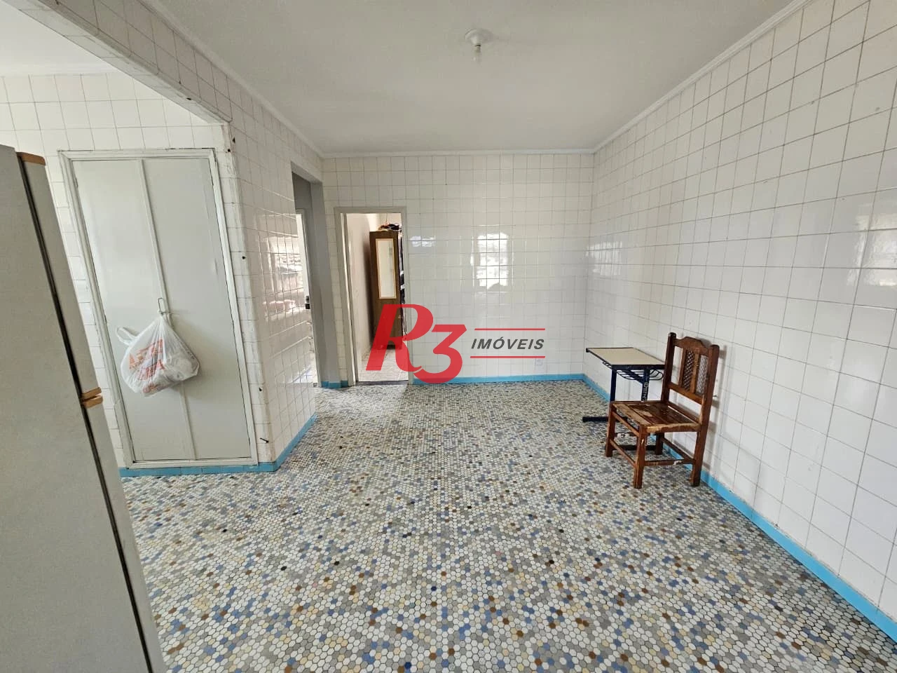 Apartamento com 2 dormitórios à venda, 84 m² por R$ 300.000,00 - Centro - São Vicente/SP
