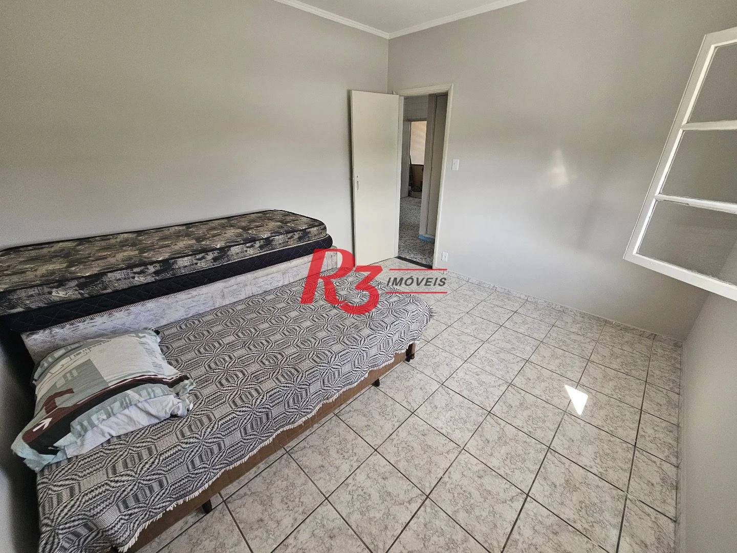 Apartamento com 2 dormitórios à venda, 84 m² por R$ 300.000,00 - Centro - São Vicente/SP