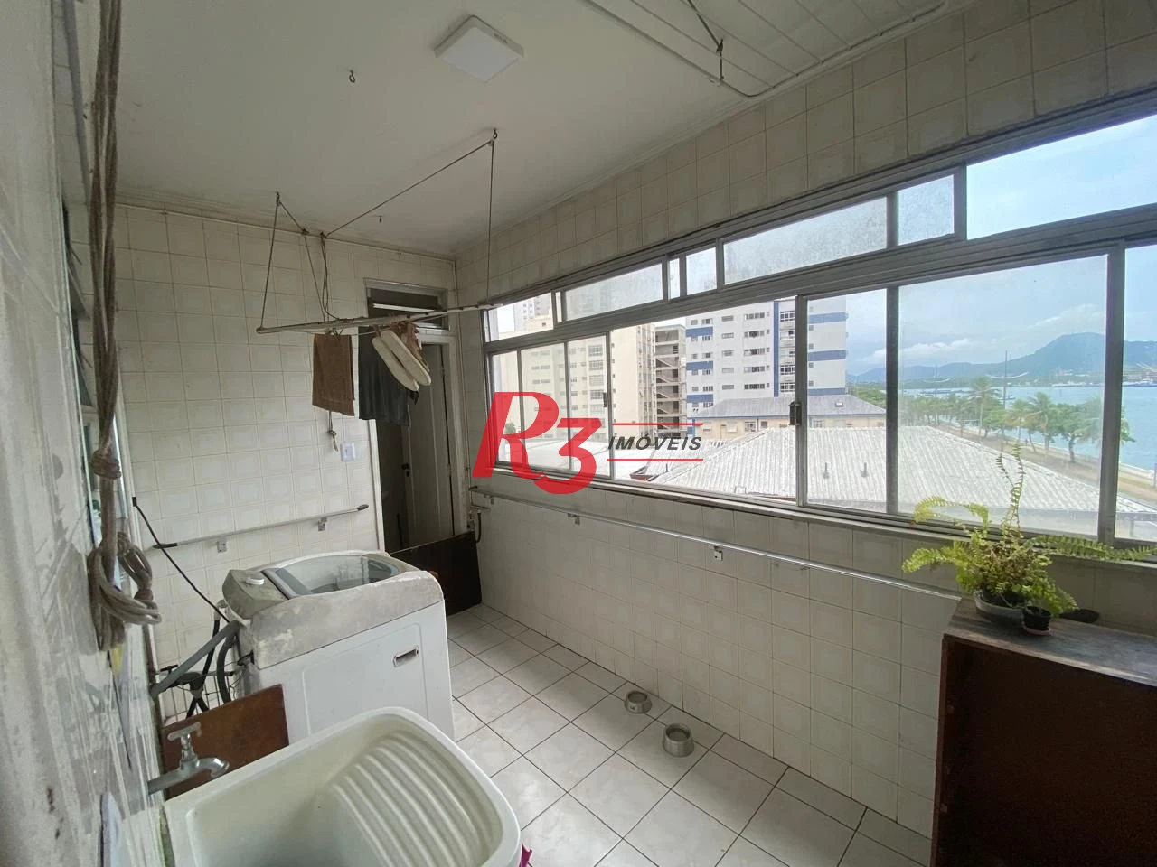 Apartamento com 2 dormitórios à venda, 138 m² por R$ 1.000.000,00 - Ponta da Praia - Santos/SP