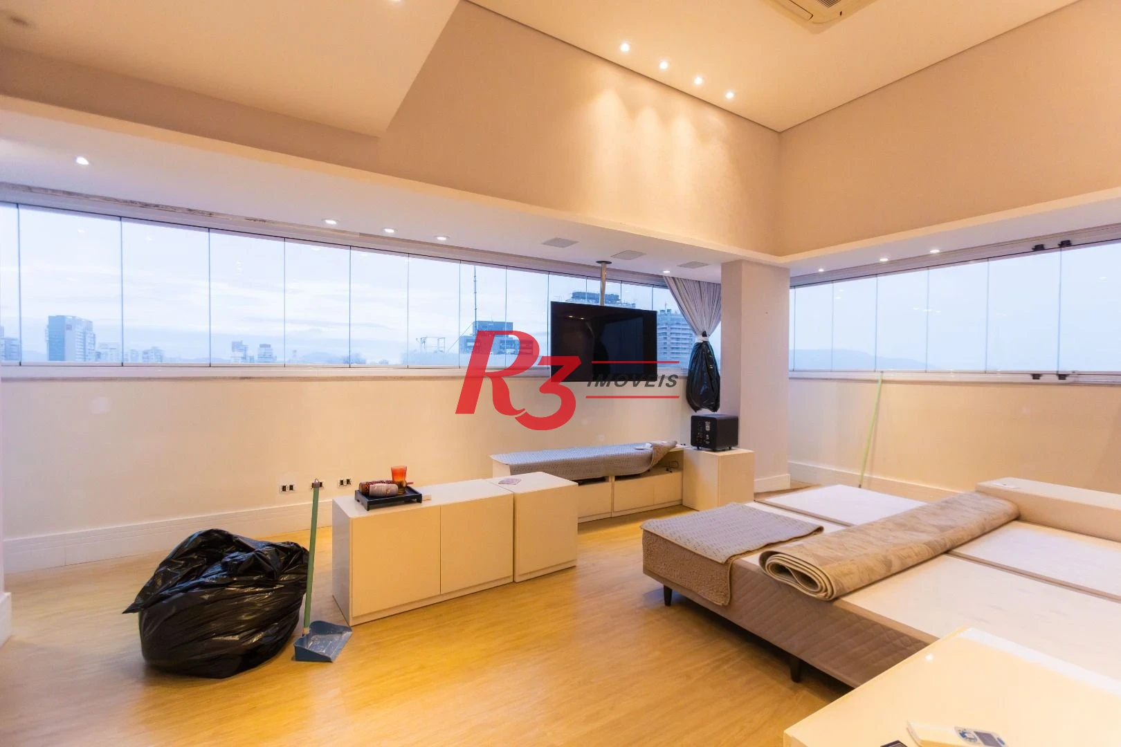Cobertura com 3 dormitórios, 350 m² - venda por R$ 5.500.000,00 ou aluguel por R$ 42.050,00/mês - Gonzaga - Santos/SP