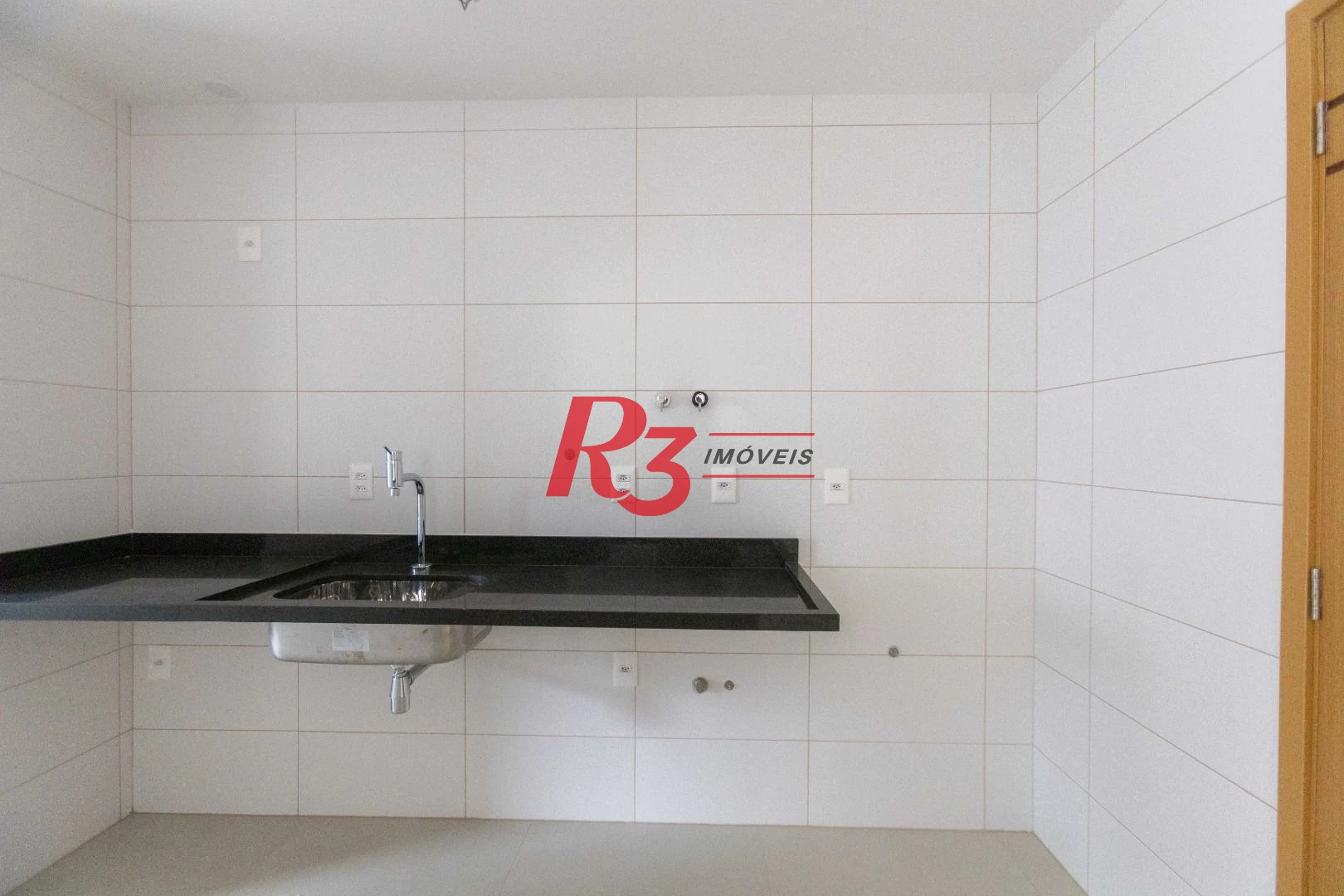 Apartamento com 3 dormitórios à venda, 116 m² por R$ 2.200.000,00 - Embaré - Santos/SP