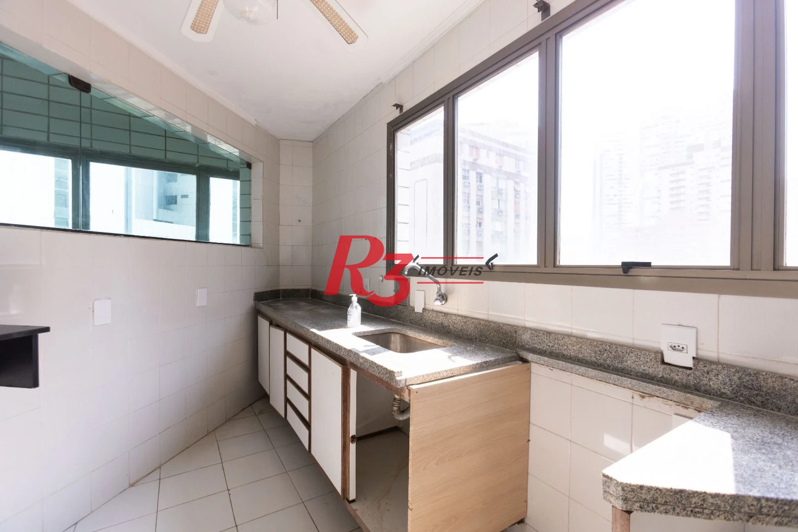 Loja para alugar, 340 m² por R$ 30.000,00/mês - Gonzaga - Santos/SP