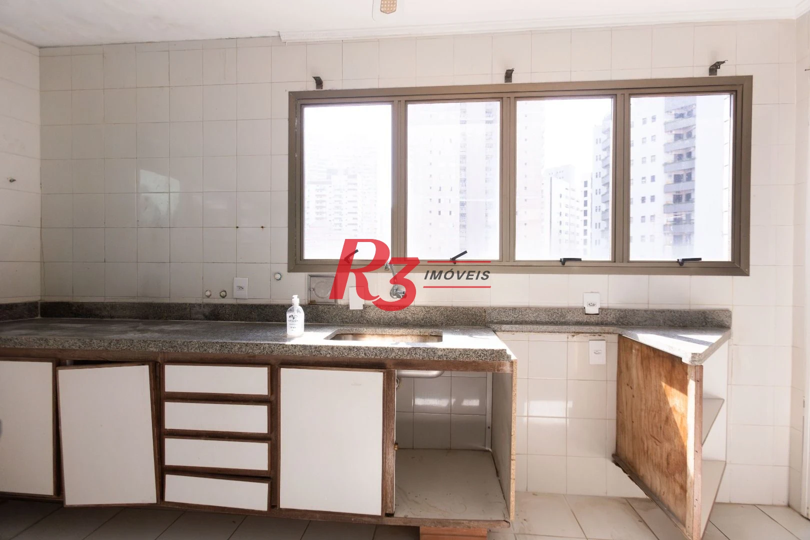 Loja para alugar, 340 m² por R$ 30.000,00/mês - Gonzaga - Santos/SP