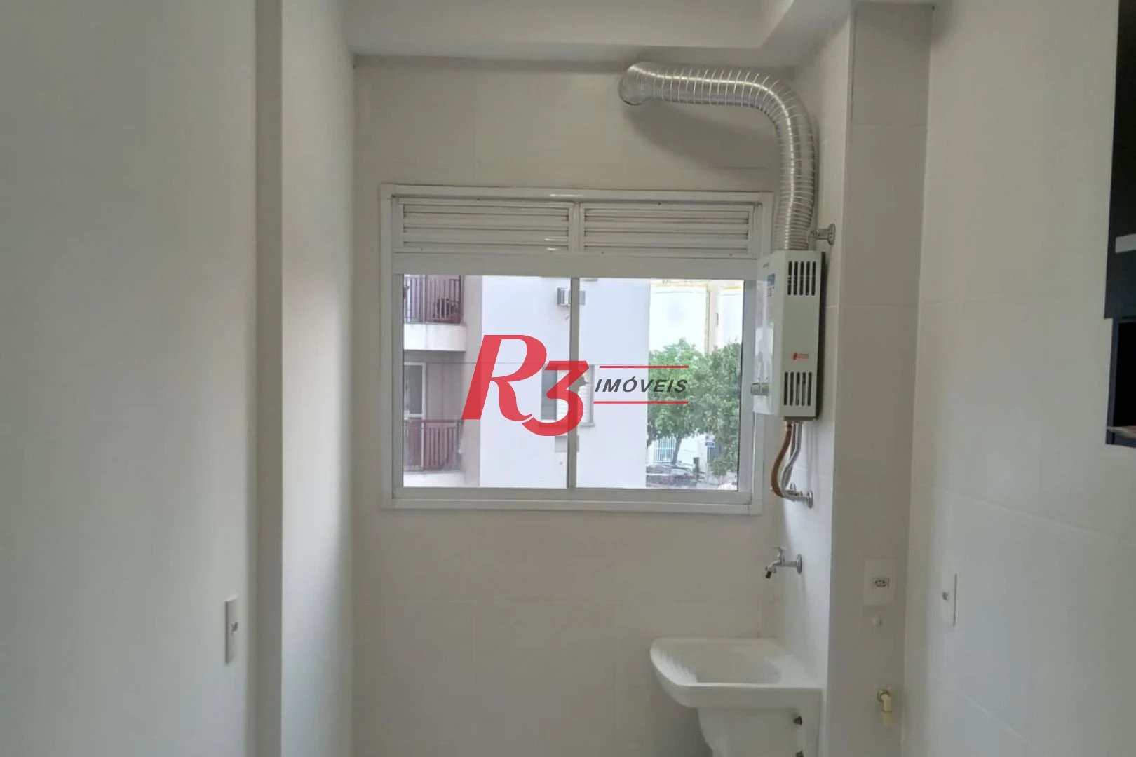 Apartamento com 2 dormitórios à venda, 49 m² por R$ 320.000,00 - Castelo - Santos/SP