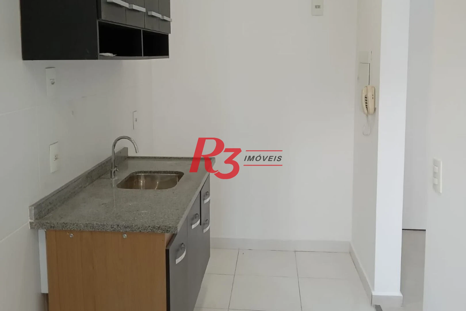 Apartamento com 2 dormitórios à venda, 49 m² por R$ 320.000,00 - Castelo - Santos/SP
