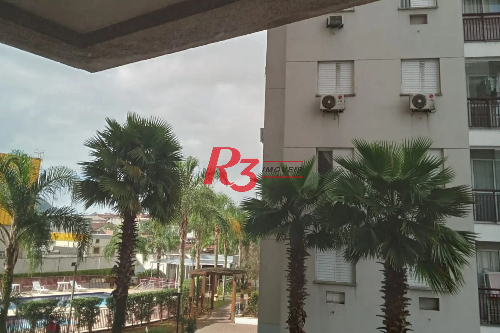 Apartamento com 2 dormitórios à venda, 49 m² por R$ 320.000,00 - Castelo - Santos/SP