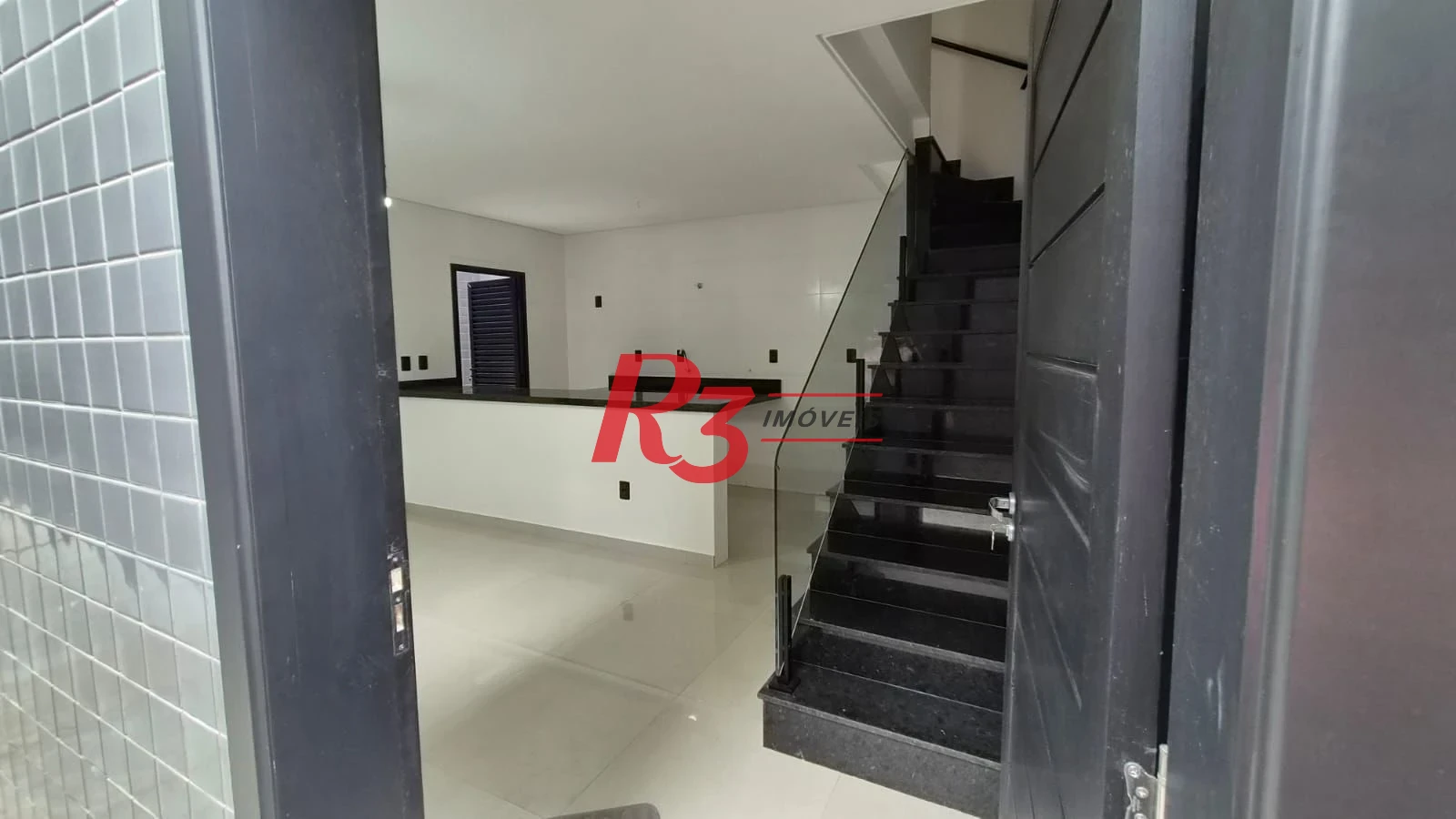 Village com 2 dormitórios, 65 m² - venda por R$ 450.000,00 ou aluguel por R$ 3.200,00/mês - Macuco - Santos/SP