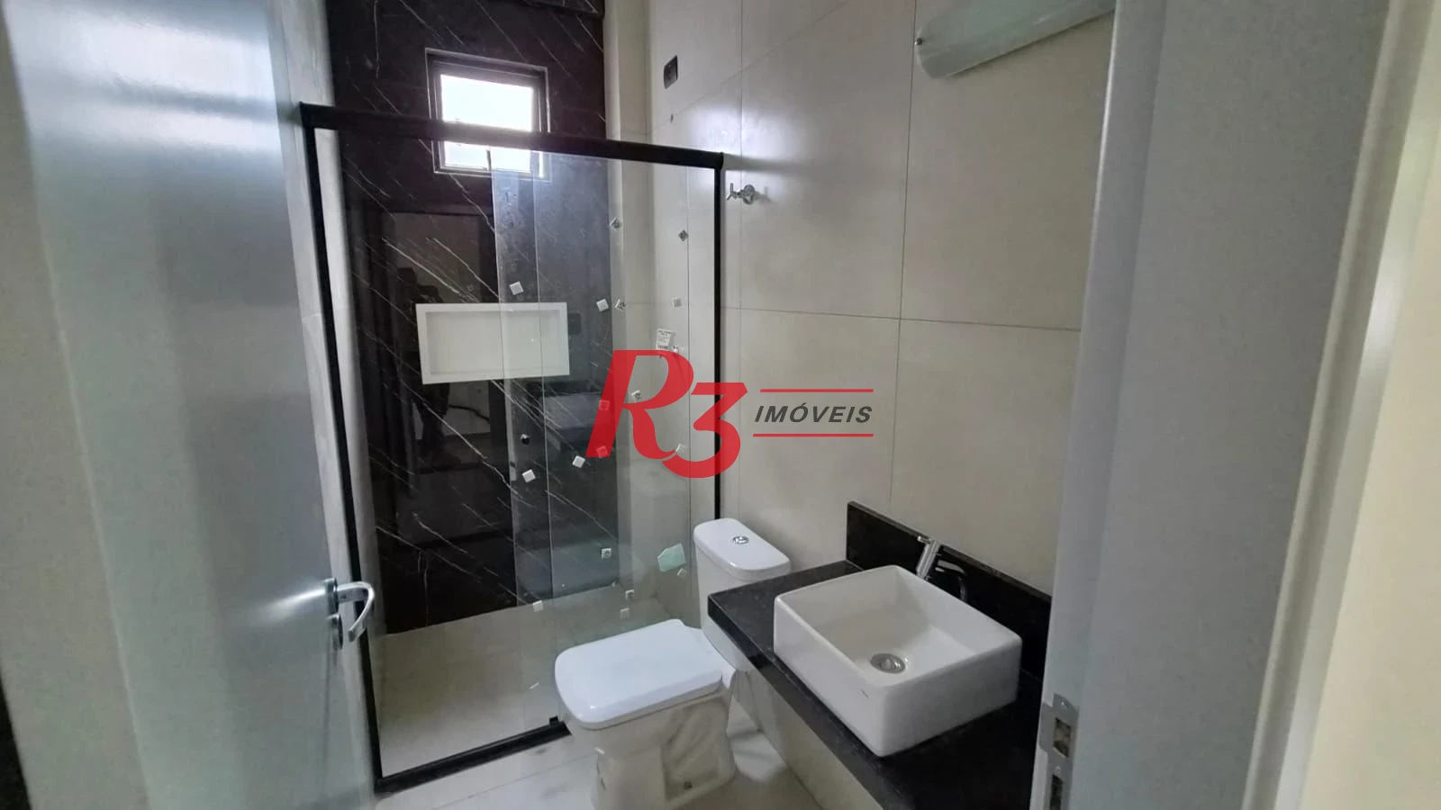 Village com 2 dormitórios à venda, 70 m² por R$ 550.000,00 - Macuco - Santos/SP