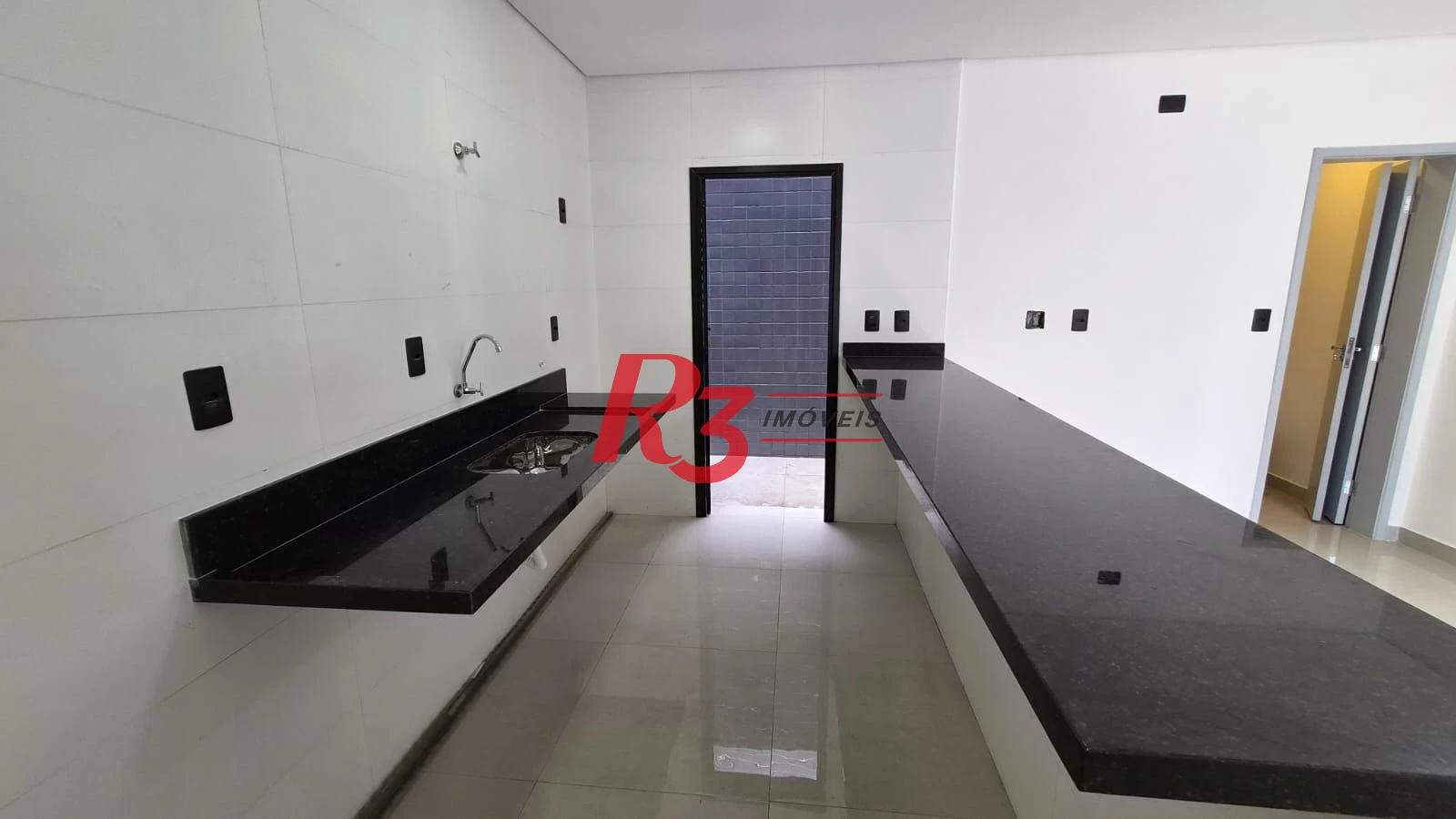 Village com 2 dormitórios à venda, 70 m² por R$ 550.000,00 - Macuco - Santos/SP