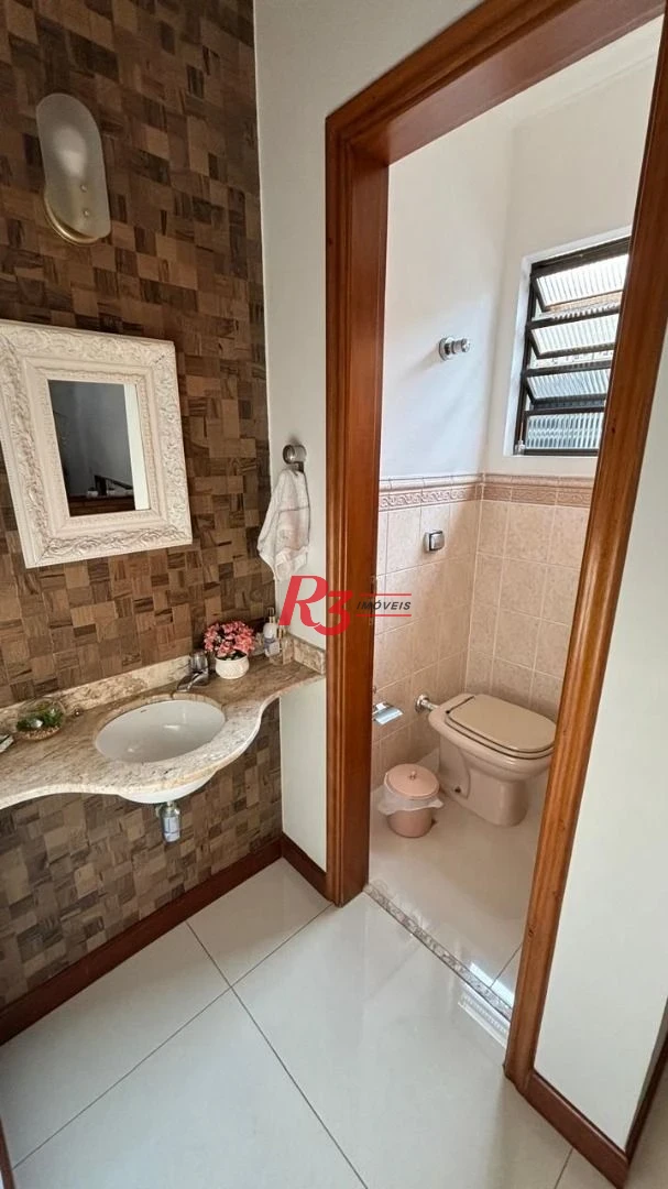 Casa com 3 dormitórios à venda, 157 m² por R$ 1.300.000,00 - Embaré - Santos/SP