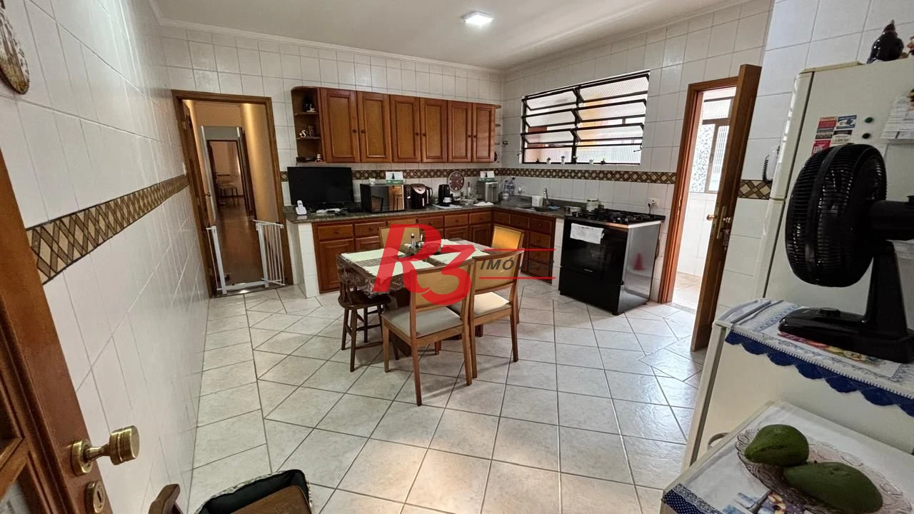 Casa com 3 dormitórios à venda, 157 m² por R$ 1.300.000,00 - Embaré - Santos/SP