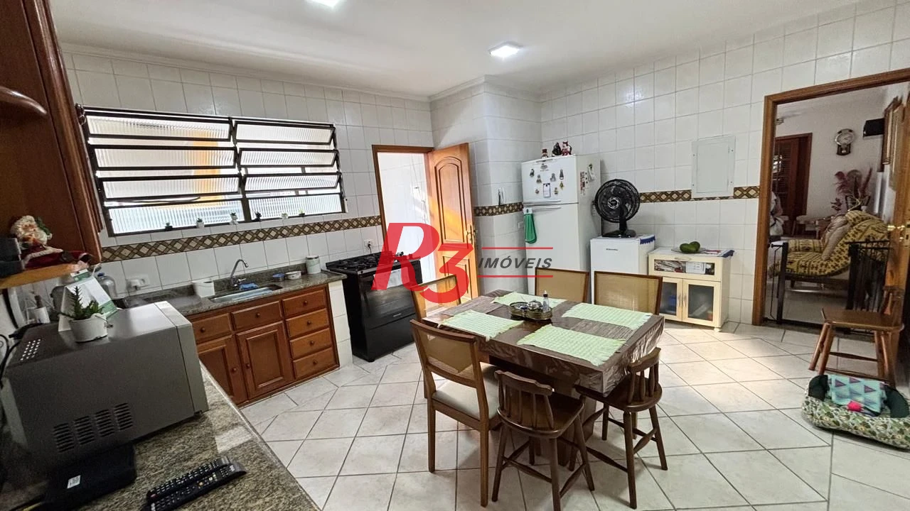 Casa com 3 dormitórios à venda, 157 m² por R$ 1.300.000,00 - Embaré - Santos/SP