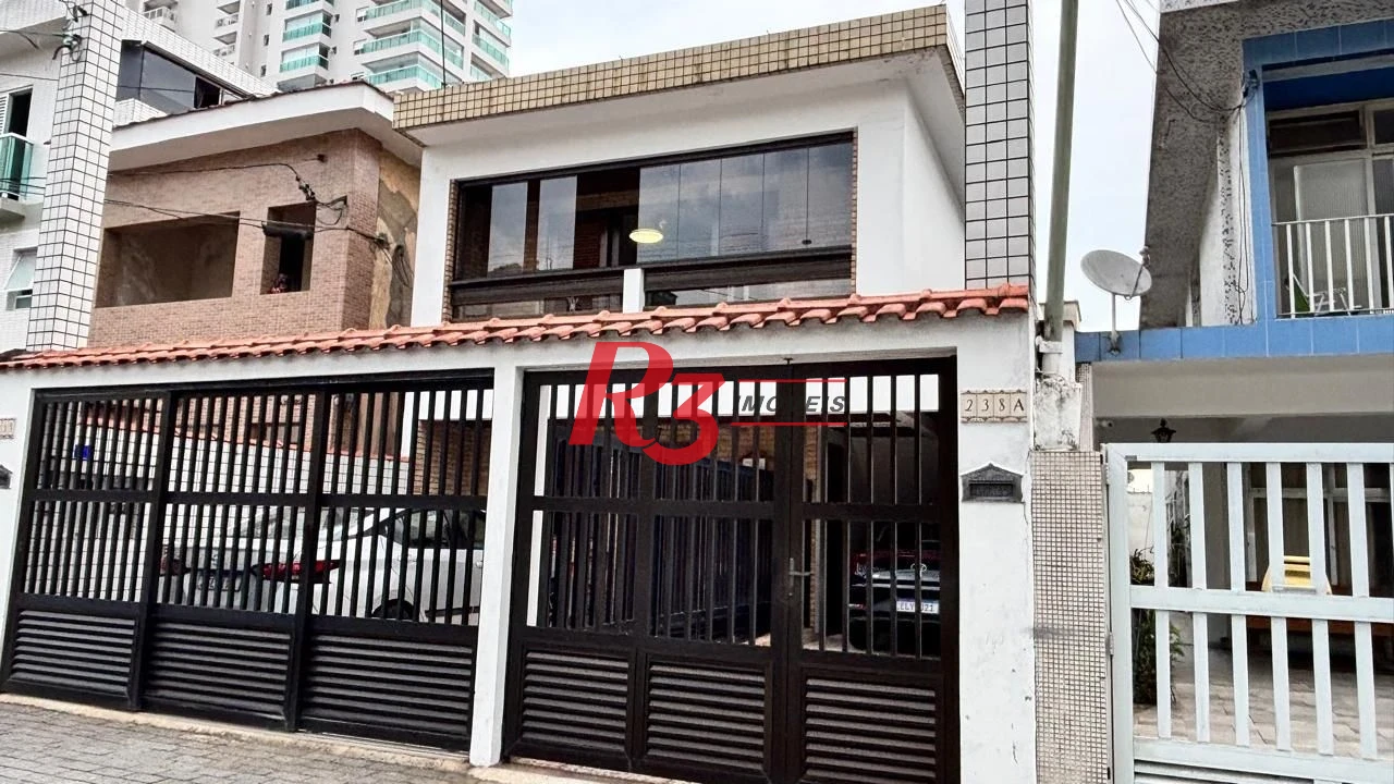 Casa com 3 dormitórios à venda, 157 m² por R$ 1.300.000,00 - Embaré - Santos/SP