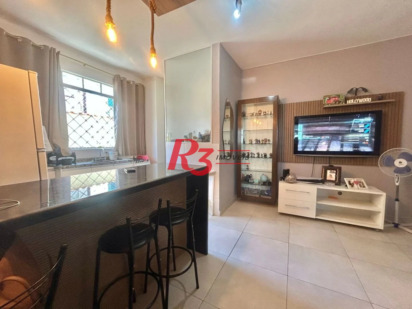 Apartamento com 1 dormitório para alugar, 57 m² por R$ 3.000,00/mês - Centro - São Vicente/SP