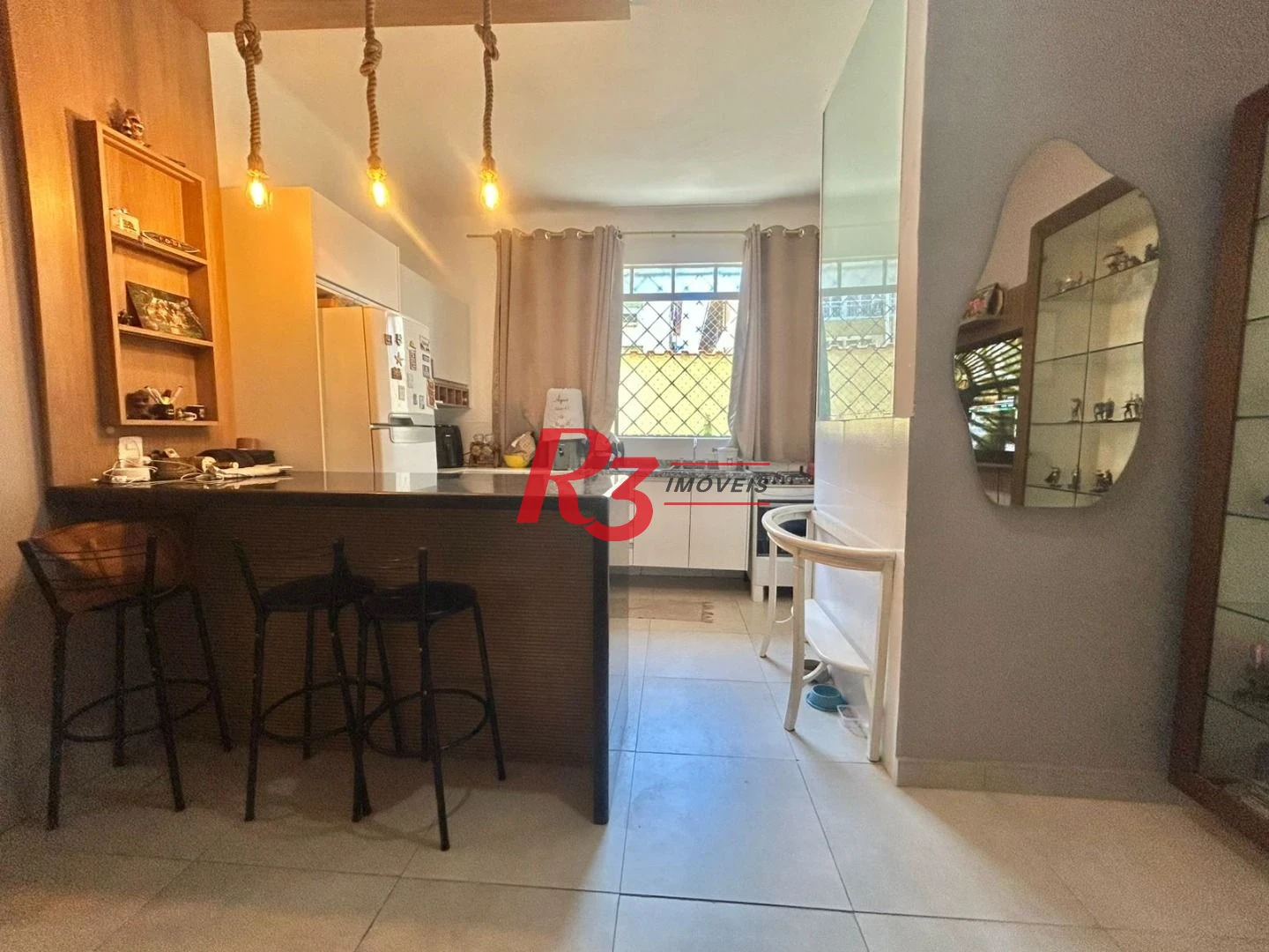 Apartamento com 1 dormitório para alugar, 57 m² por R$ 3.000,00/mês - Centro - São Vicente/SP