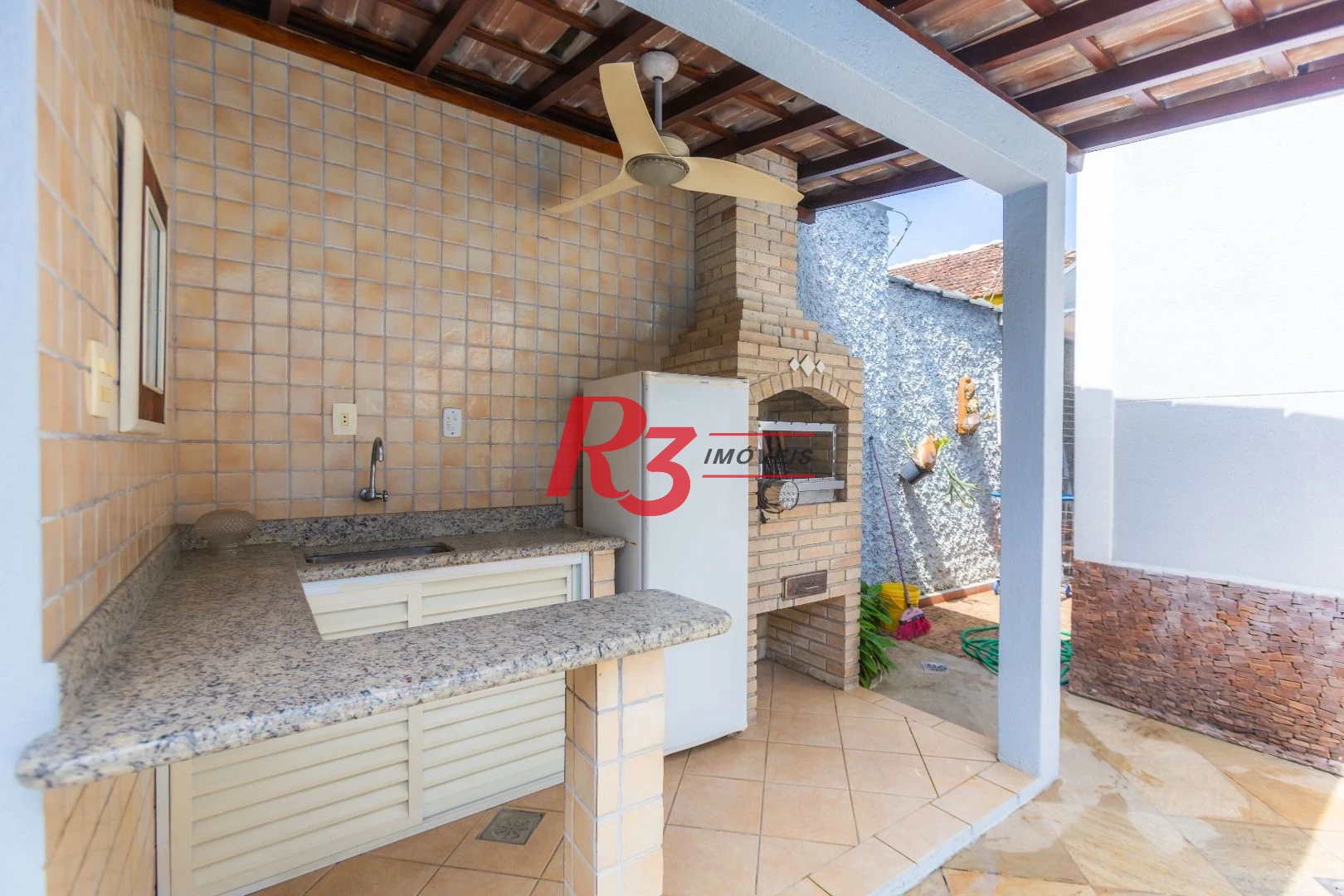 Casa com 4 dormitórios à venda, 303 m² por R$ 4.250.000,00 - Ponta da Praia - Santos/SP
