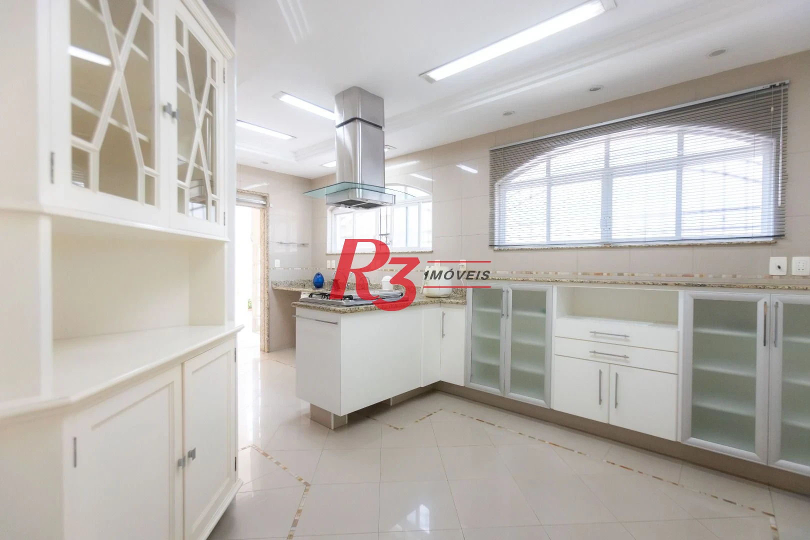 Casa com 4 dormitórios à venda, 303 m² por R$ 4.250.000,00 - Ponta da Praia - Santos/SP