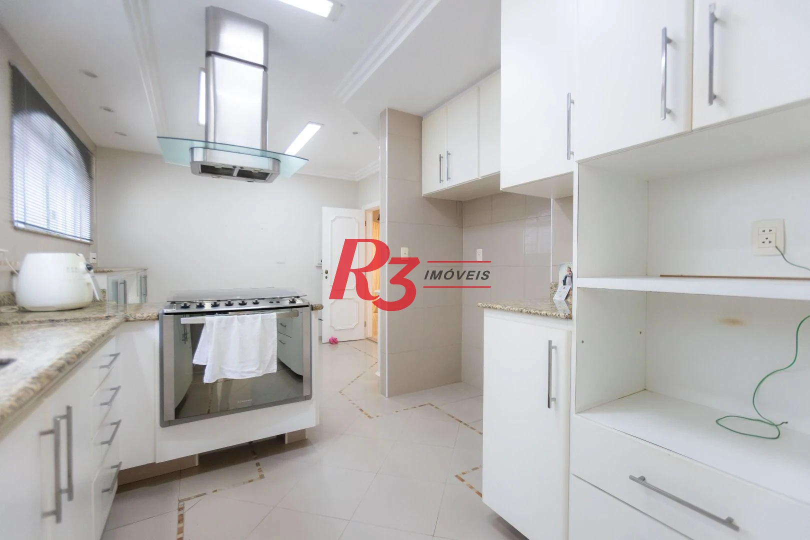 Casa com 4 dormitórios à venda, 303 m² por R$ 4.250.000,00 - Ponta da Praia - Santos/SP