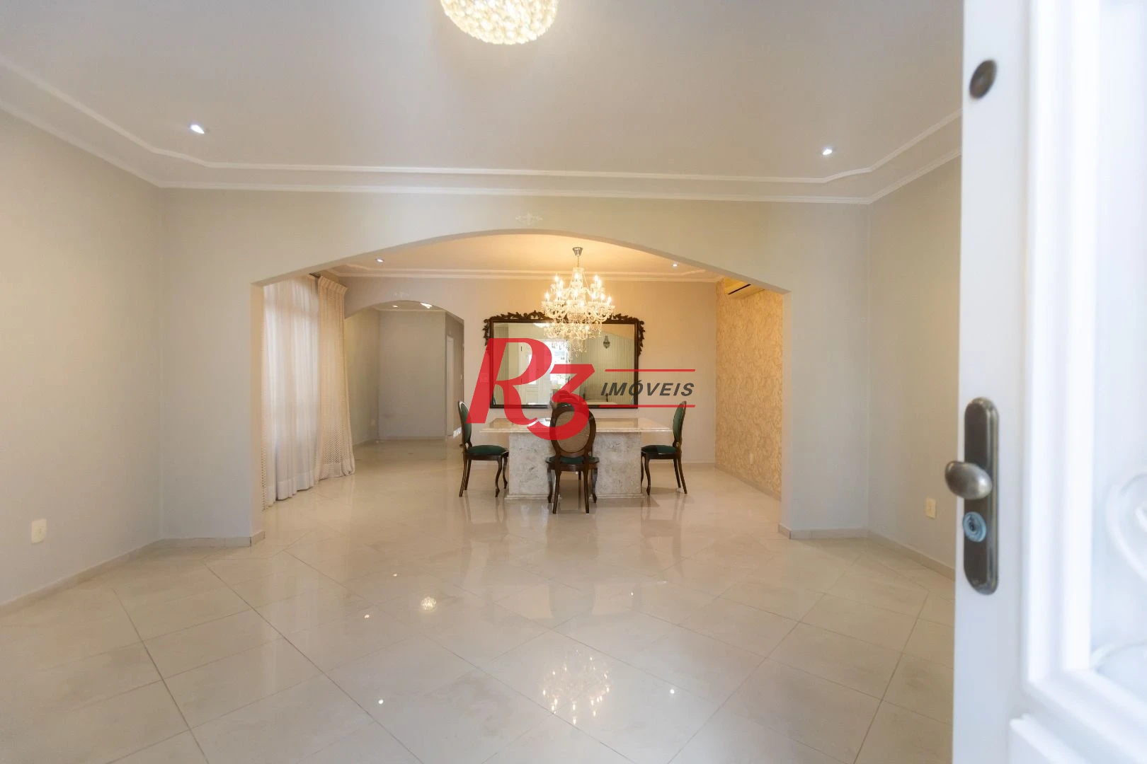 Casa com 4 dormitórios à venda, 303 m² por R$ 4.250.000,00 - Ponta da Praia - Santos/SP