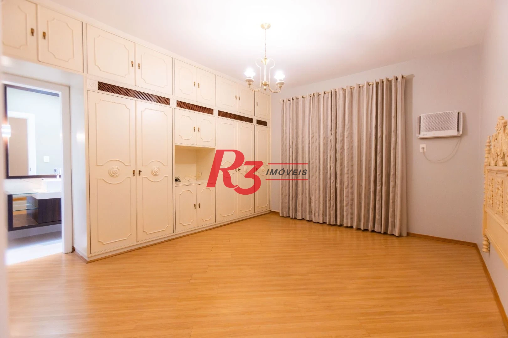 Casa com 4 dormitórios à venda, 303 m² por R$ 4.250.000,00 - Ponta da Praia - Santos/SP