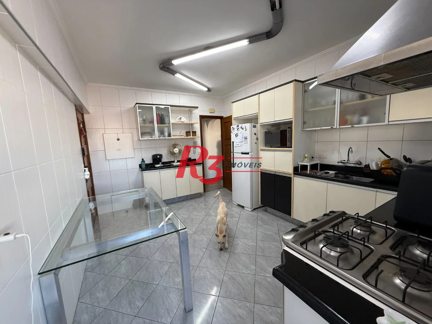 Apartamento com 3 dormitórios à venda, 130 m² por R$ 820.000,00 - Gonzaga - Santos/SP