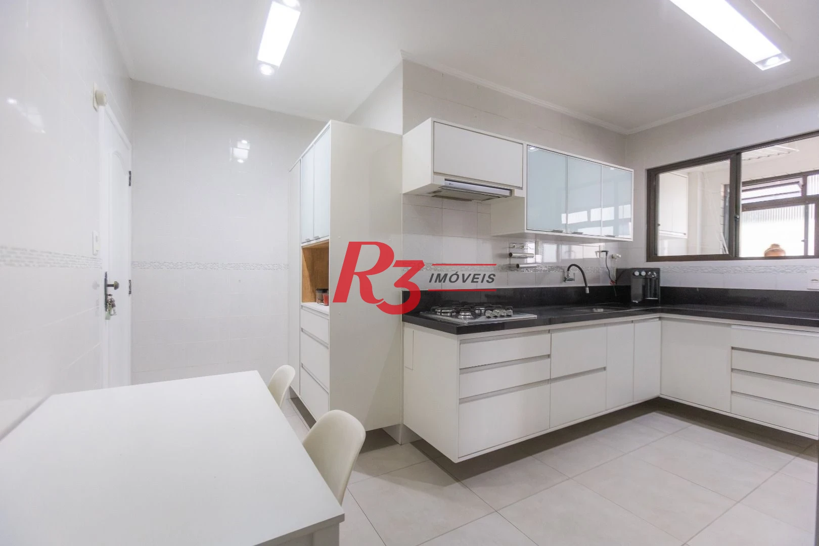 Apartamento com 3 dormitórios à venda, 137 m² por R$ 1.200.000,00 - Aparecida - Santos/SP