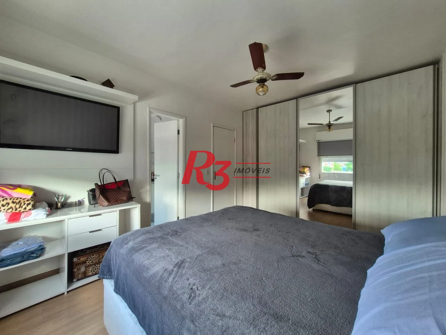 Apartamento com 3 dormitórios à venda, 117 m² por R$ 790.000,00 - Campo Grande - Santos/SP