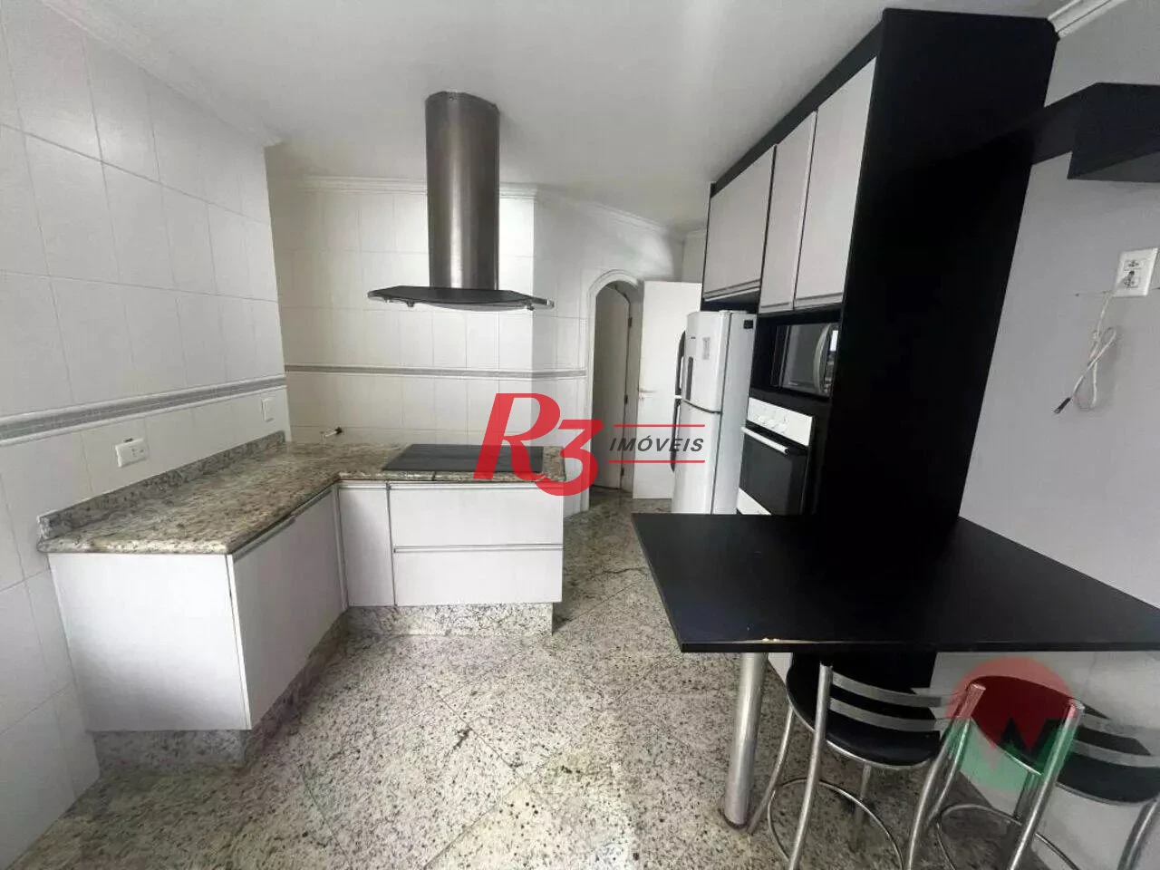 Casa com 5 dormitórios à venda, 403 m² por R$ 2.100.000,00 - Jardim Acapulco - Guarujá/SP