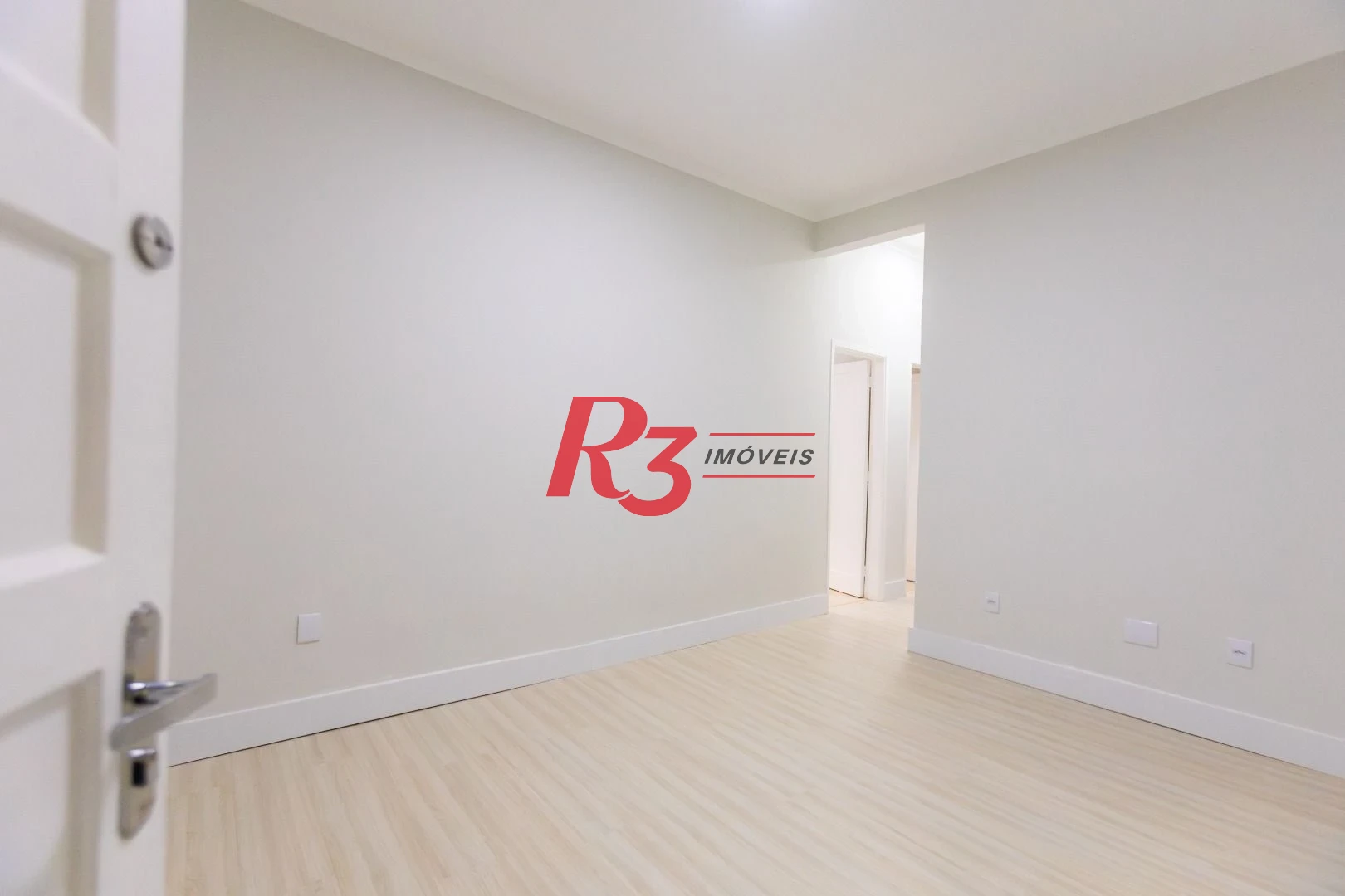 Apartamento com 2 dormitórios à venda, 65 m² por R$ 385.000,00 - Embaré - Santos/SP