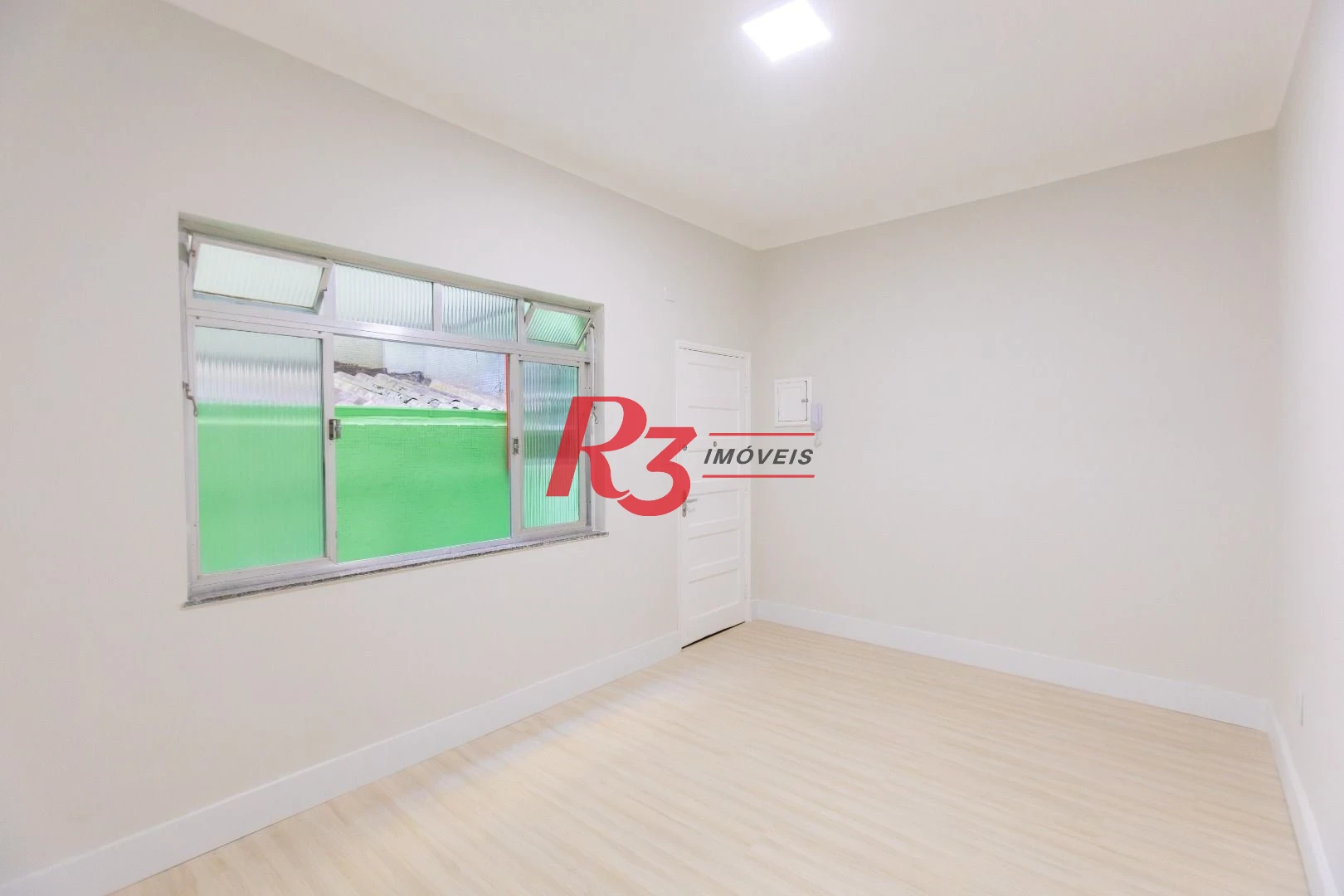 Apartamento com 2 dormitórios à venda, 65 m² por R$ 385.000,00 - Embaré - Santos/SP