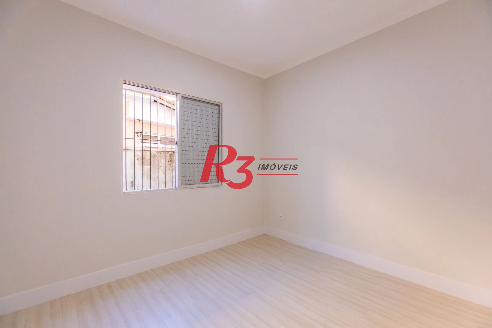 Apartamento com 2 dormitórios à venda, 65 m² por R$ 385.000,00 - Embaré - Santos/SP