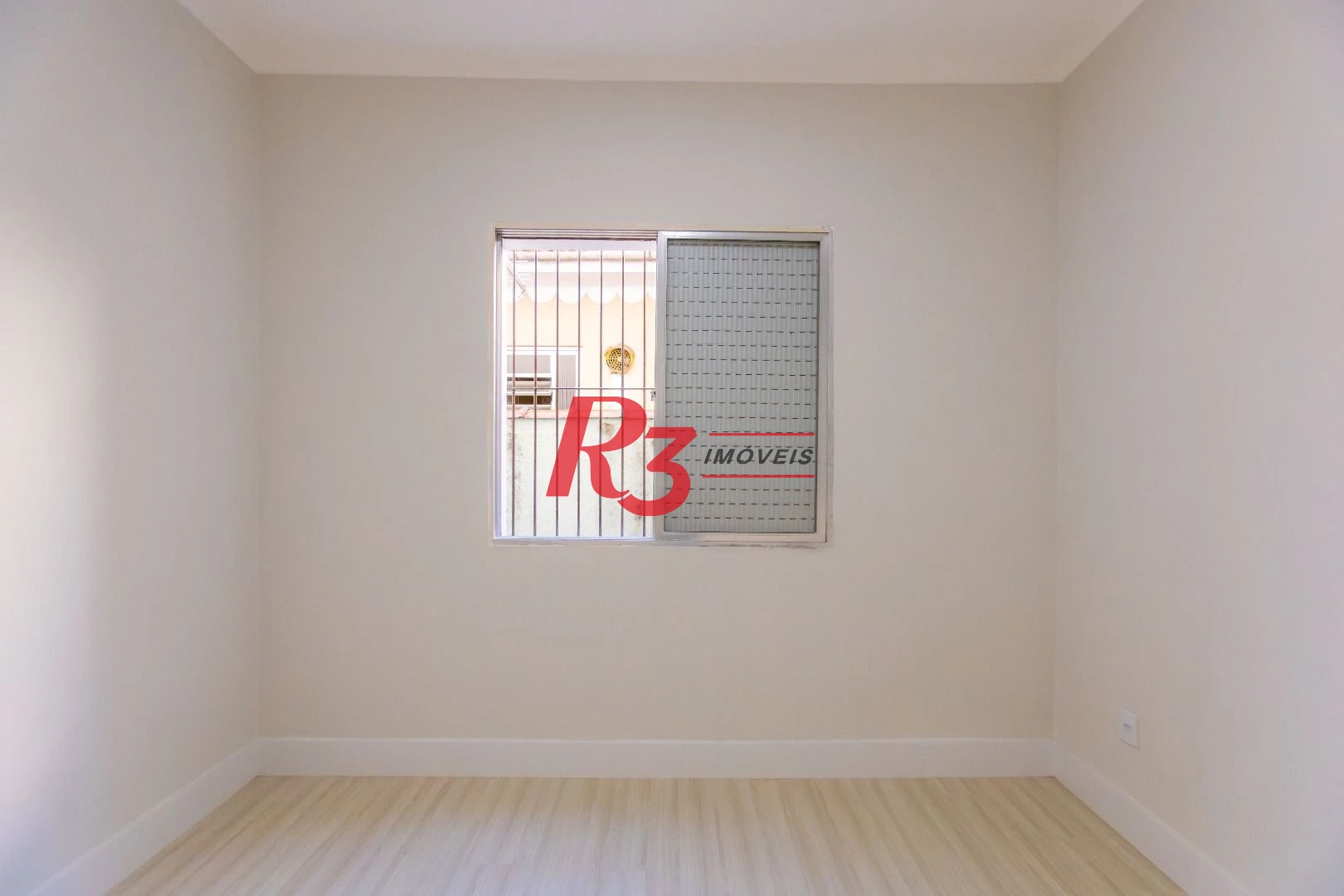 Apartamento com 2 dormitórios à venda, 65 m² por R$ 385.000,00 - Embaré - Santos/SP