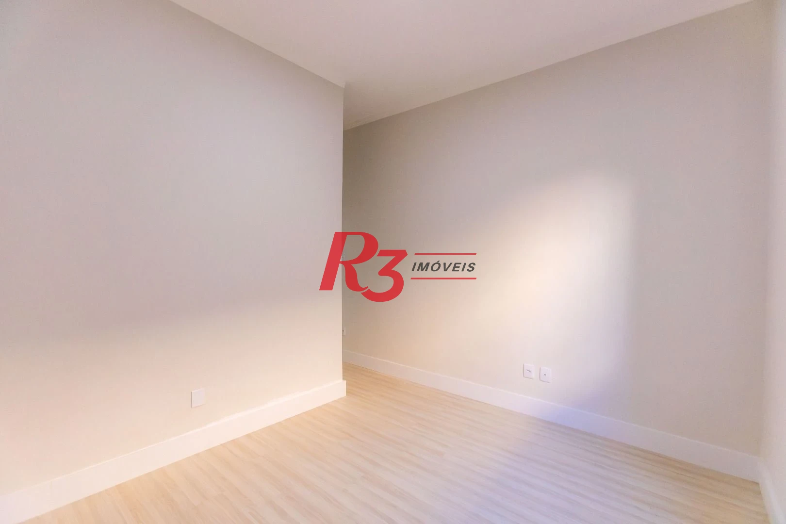 Apartamento com 2 dormitórios à venda, 65 m² por R$ 385.000,00 - Embaré - Santos/SP