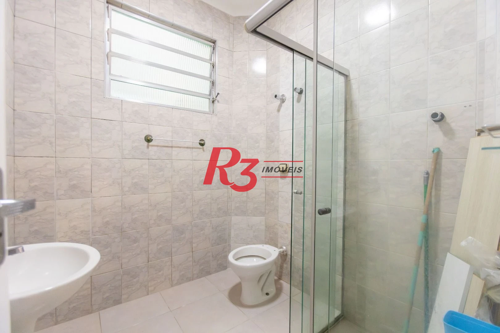 Apartamento com 2 dormitórios à venda, 65 m² por R$ 385.000,00 - Embaré - Santos/SP