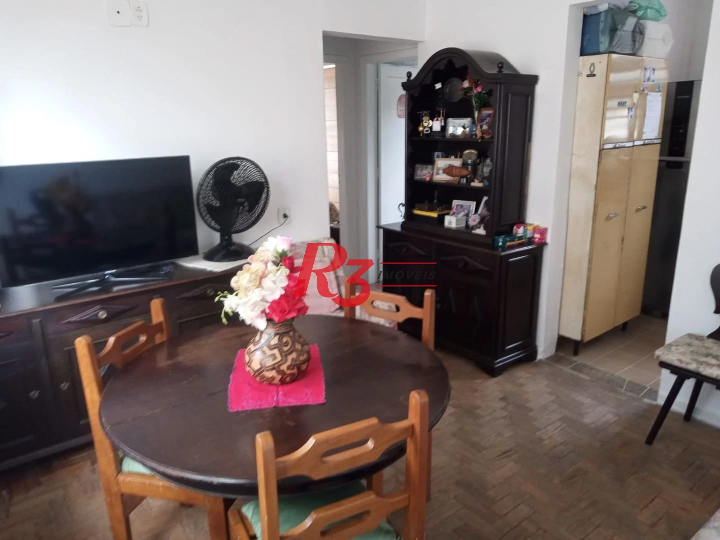 Apartamento com 2 dormitórios à venda, 57 m² por R$ 426.000,00 - Embaré - Santos/SP